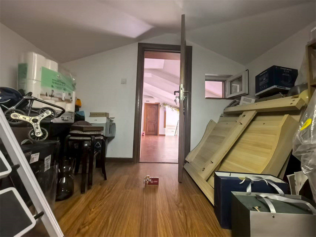 安全性高,素质住户,交通便利,环境优美,配套成熟